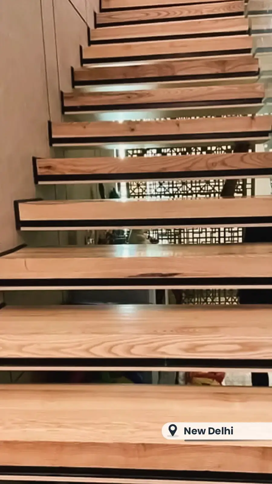 Floating ash treads with black steel trim, New Delhi